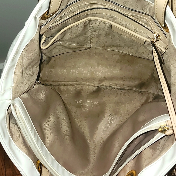 ⭐️ Michael Kors Jet Set MK Logo White Patent Tote Bag - Picture 7 of 7